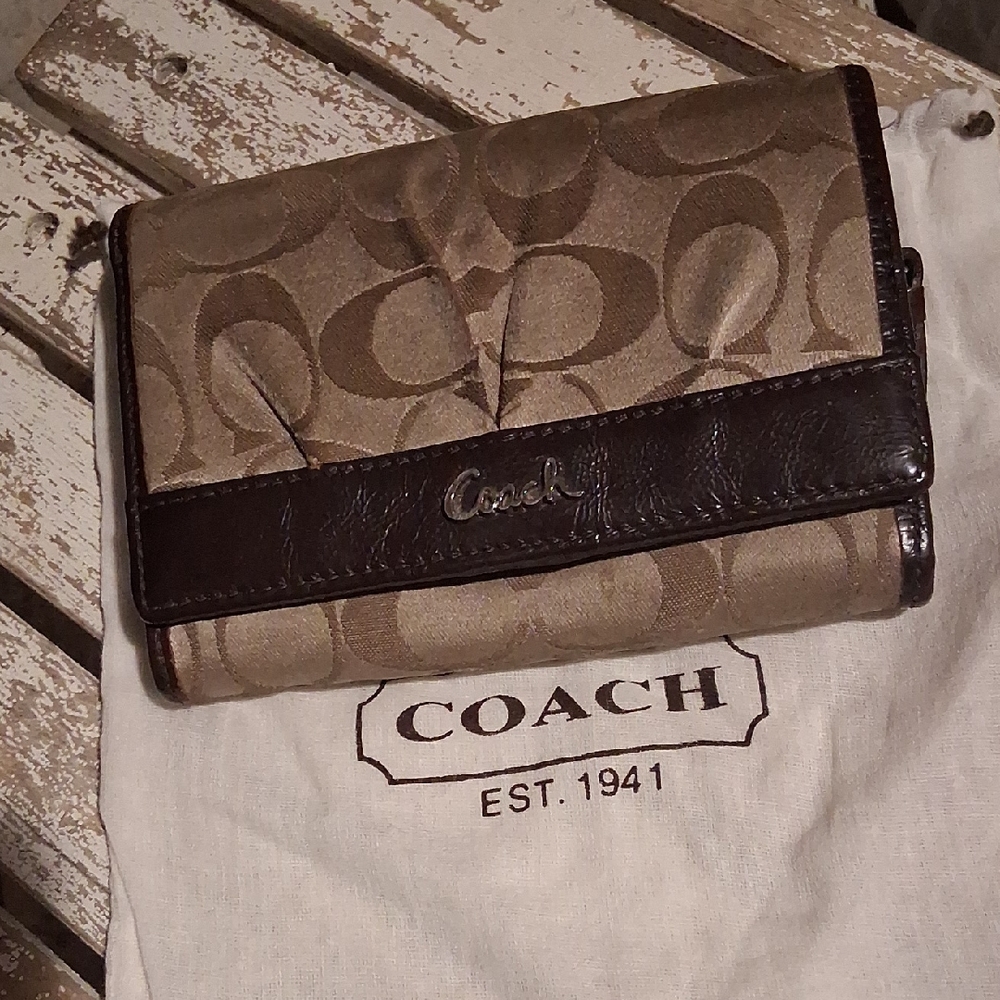 Coach Signature Fold Wallet in Tan and Dark Brown